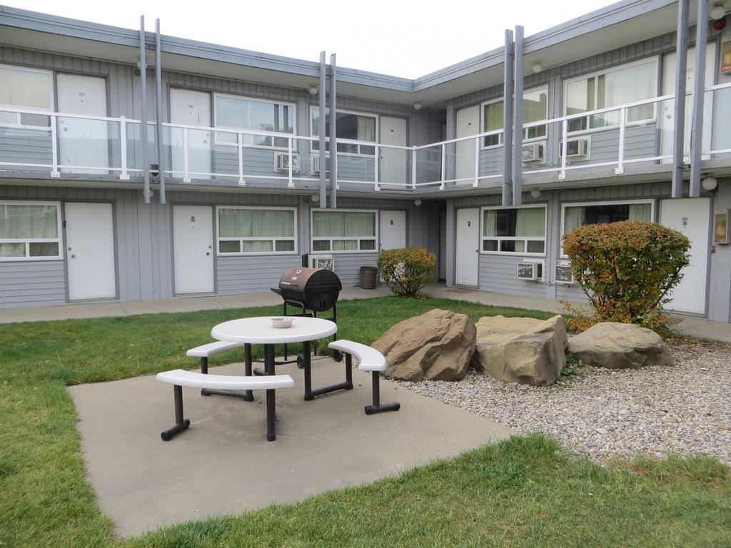 Travellers Inn YYC Kültér fotó