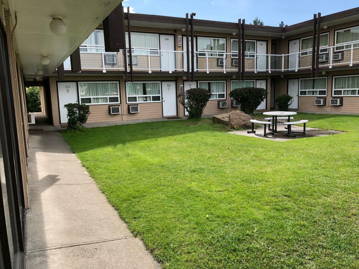 Travellers Inn YYC Kültér fotó