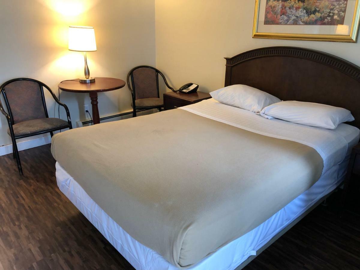 Travellers Inn YYC Kültér fotó
