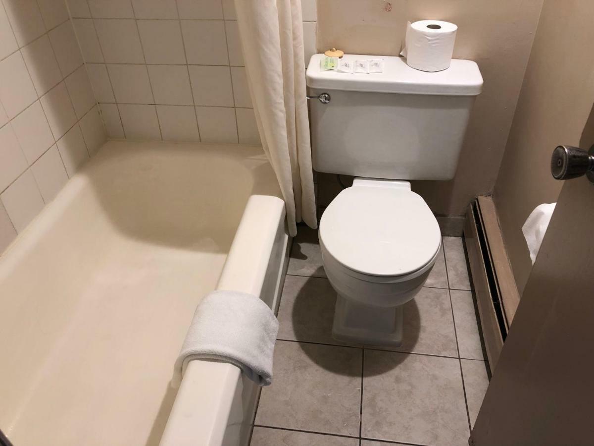 Travellers Inn YYC Kültér fotó