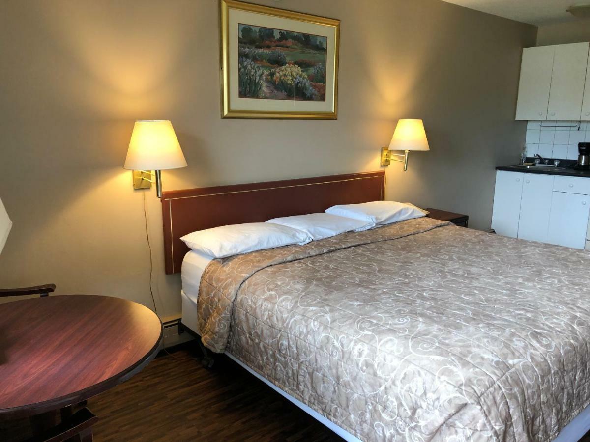 Travellers Inn YYC Kültér fotó