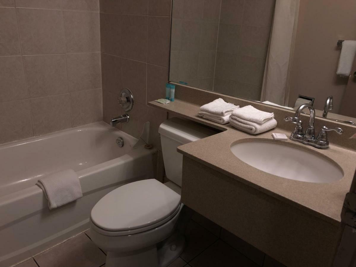 Travellers Inn YYC Kültér fotó
