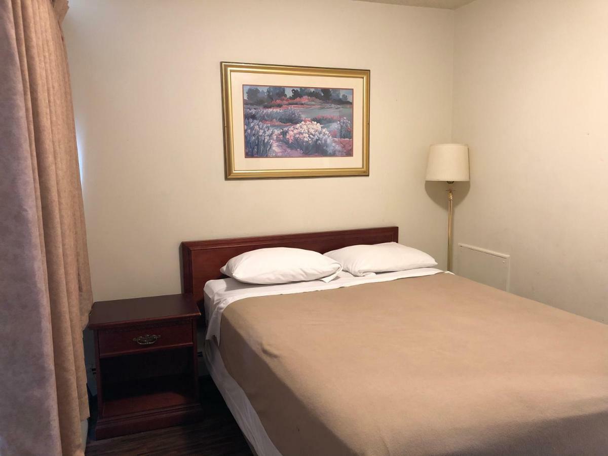 Travellers Inn YYC Kültér fotó